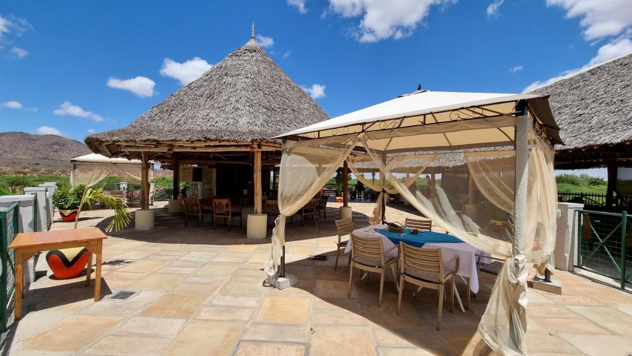 Hotel Manyatta Camp Voi Exterior foto