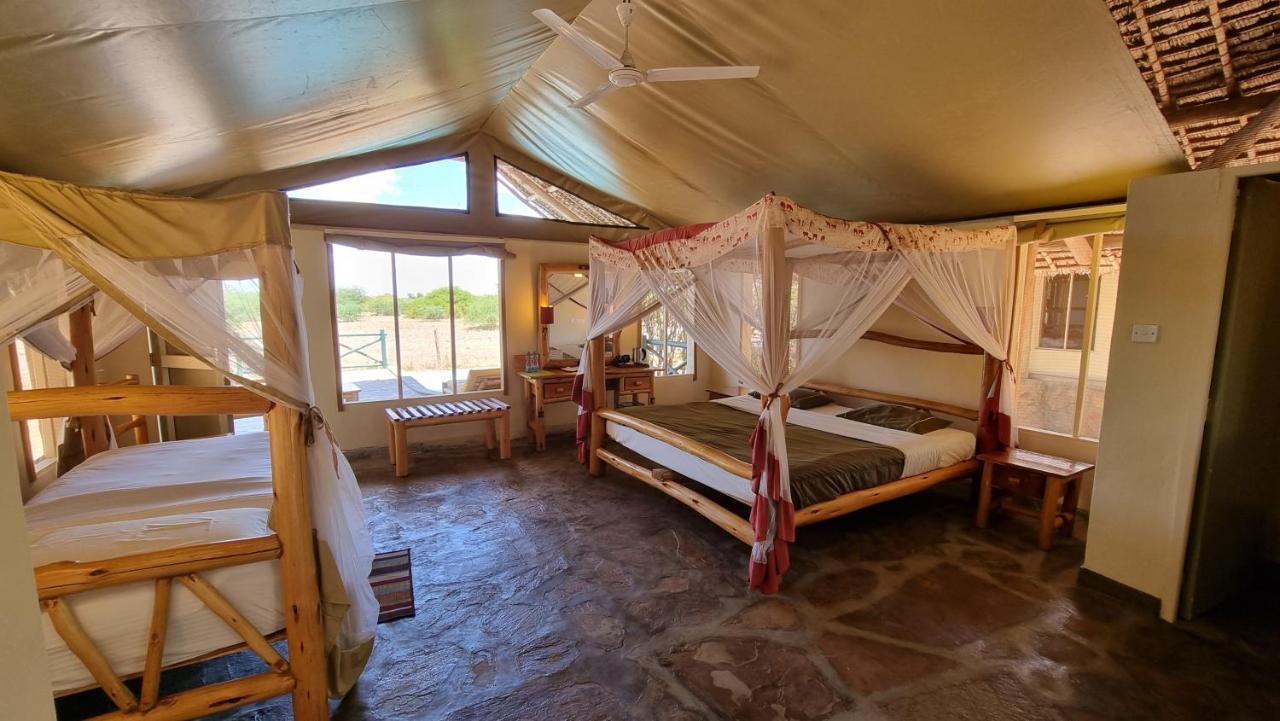 Hotel Manyatta Camp Voi Exterior foto